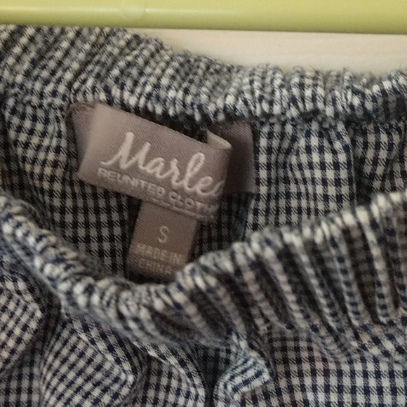 Top - Picture 2 of 2